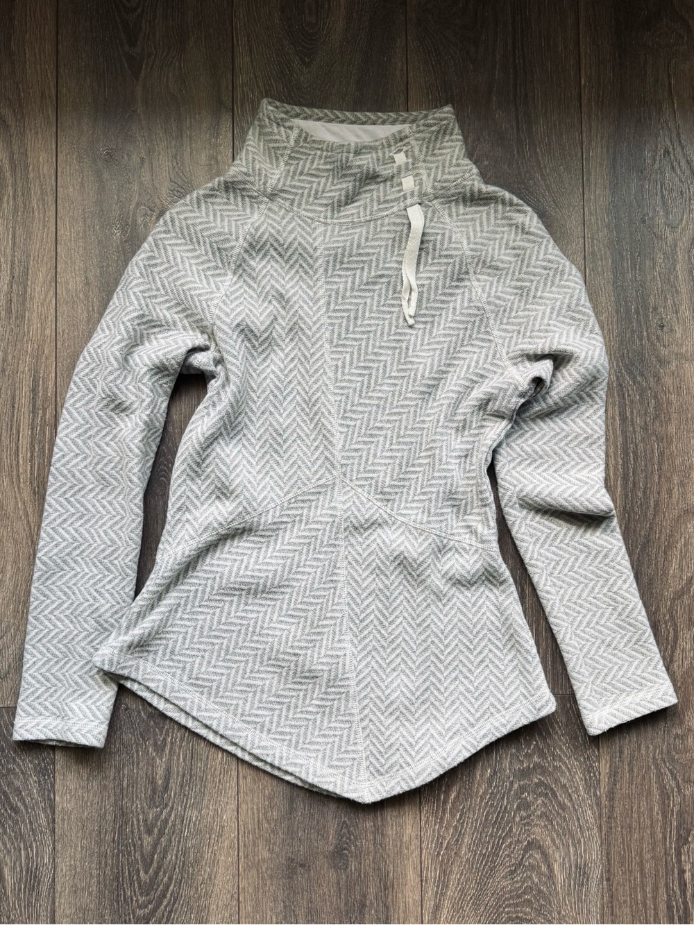 PrAna Mattea Sweater Gray & White Herringbone Pattern Size Small